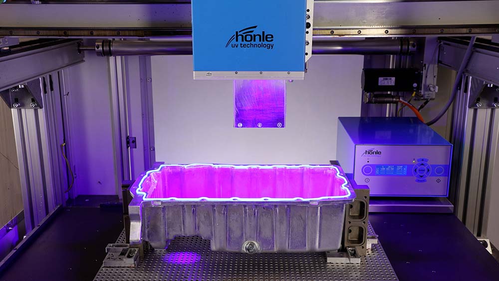 Fluorescent uv adhesive is used as a CIPG gasket on an oil pan